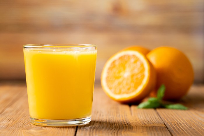 Orange juice with cabbage and ginger